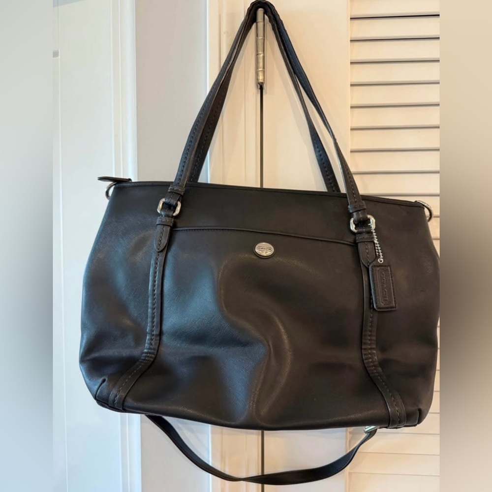 Coach Peyton Black Leather Tote Purse Shoulder Pocket purse